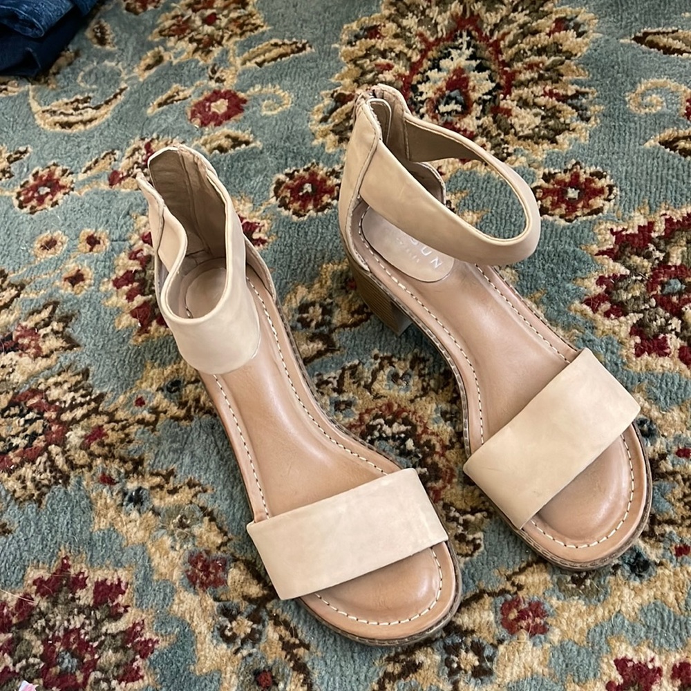 PacSun sandals with chunky heels size 7m Anna